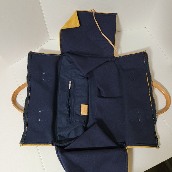 Dooney Bourke Top Zip Duffle - Picture 12 of 13